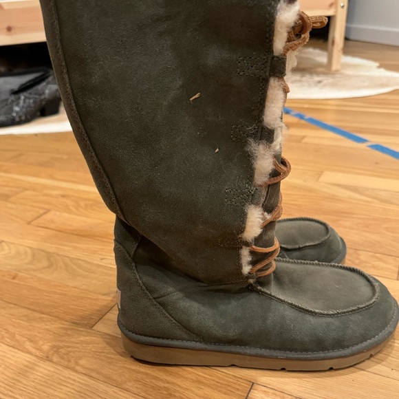 COPY - UGG lace up high boot - Picture 7 of 8